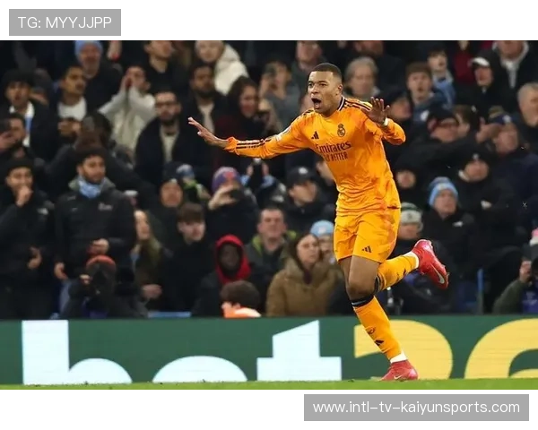 姆巴佩伯纳乌禁区内单骑闯关，晃过门将后轻松破门